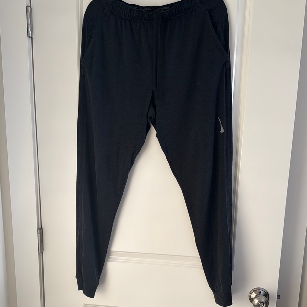 Nike Men's Black Jogger Pants